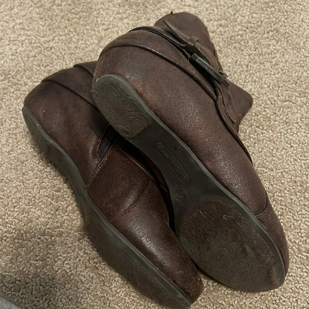 Boots - Picture 3 of 3